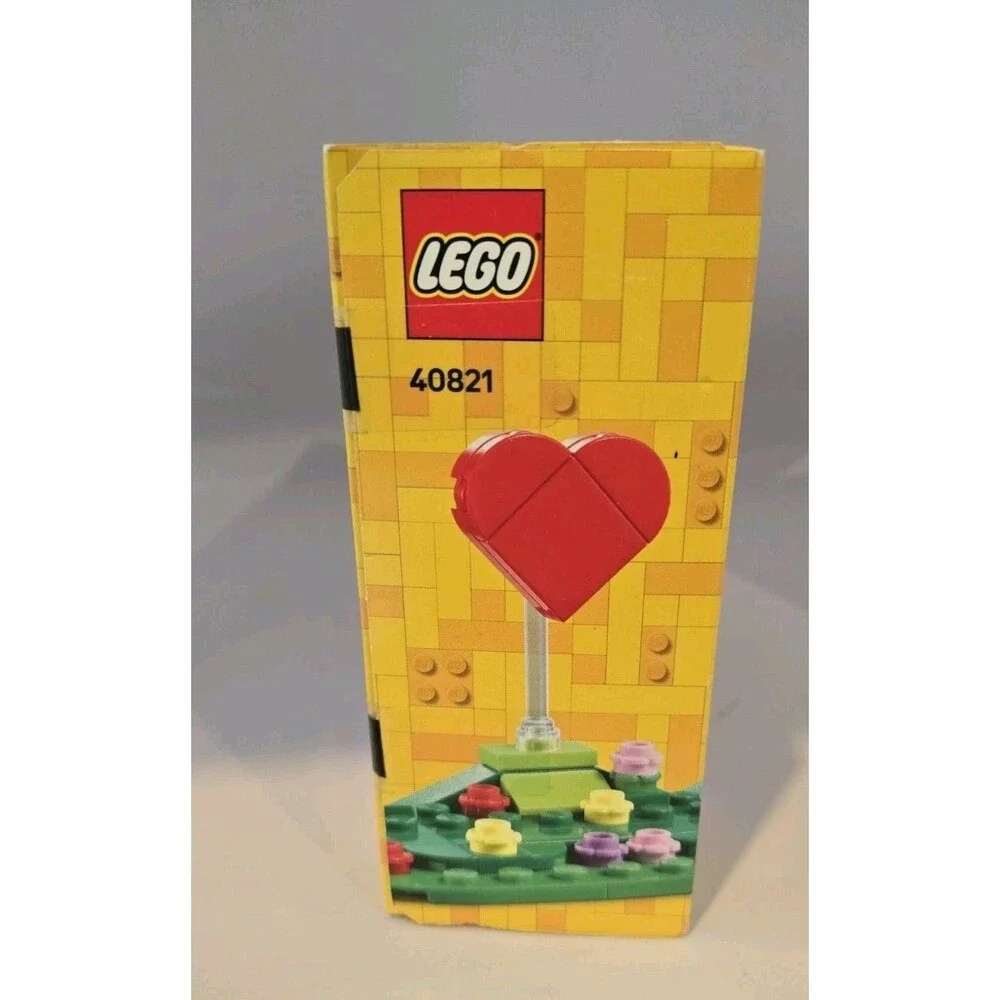 NIB LEGO Seasonal 40821 Love Bears Valentine Building Set Toy 287 pieces Retired